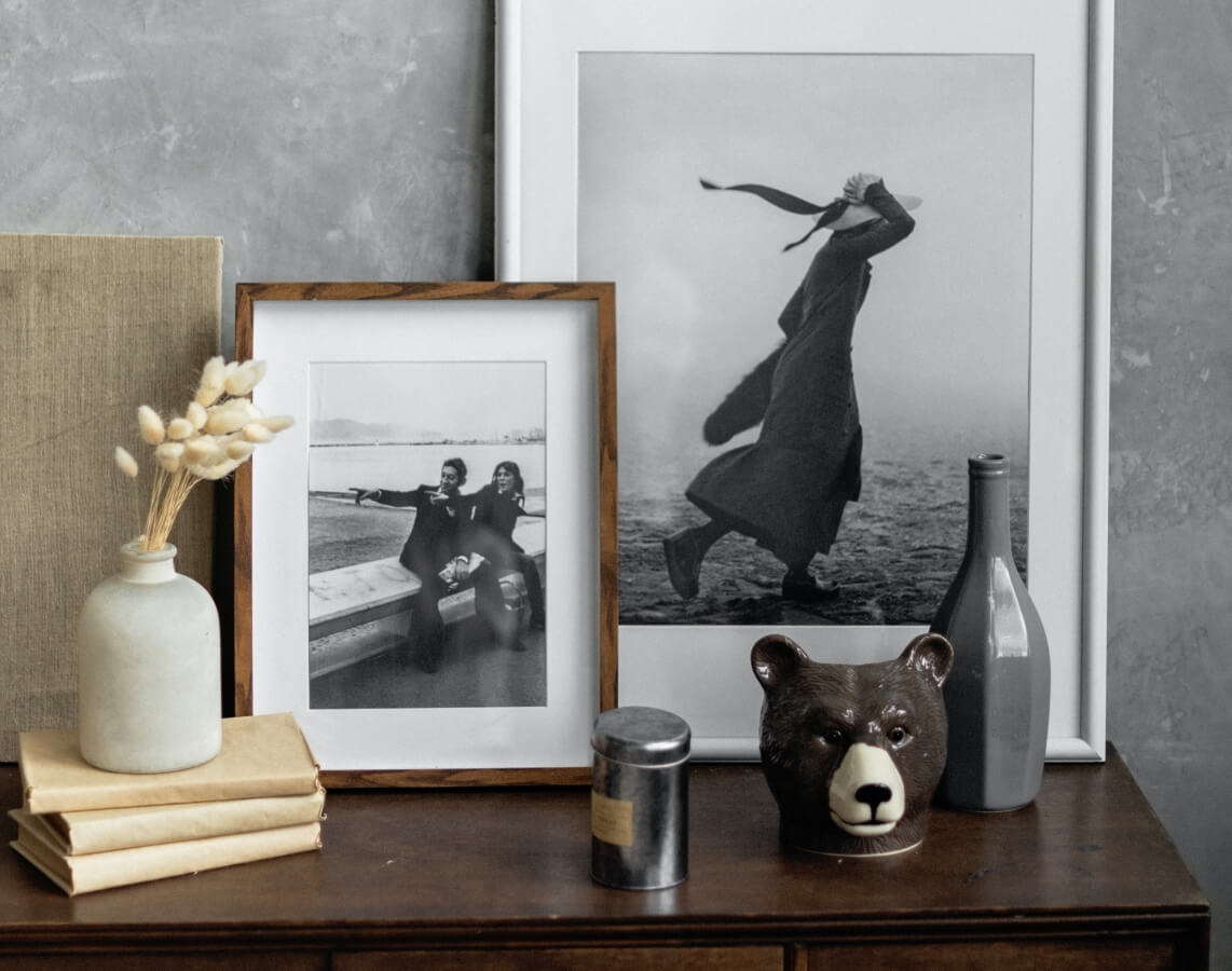 How To Easily Remove A Photo Stuck To Glass (And How Not To) - MemoryCherish