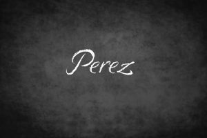 Il cognome Perez scritto su una lavagna.