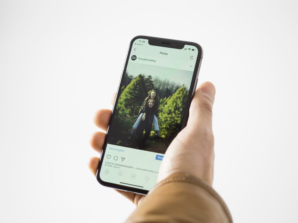 how to resize a photo on iphone